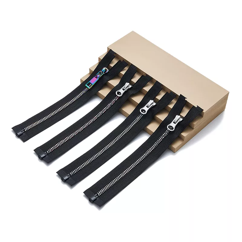 プラスチックコーティングされたジッパー