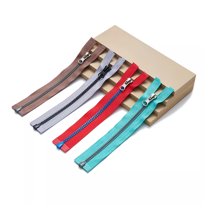 特殊な形状の歯を備えたプラスチック製ジッパー